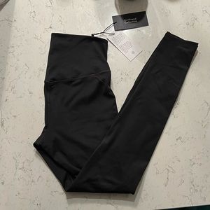 NWT Girlfriend Collective leggings Sz S 28”